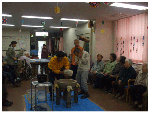 健康会「年末恒例の餅つき」