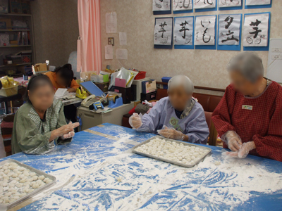 健康会「お餅つき」9月の様子